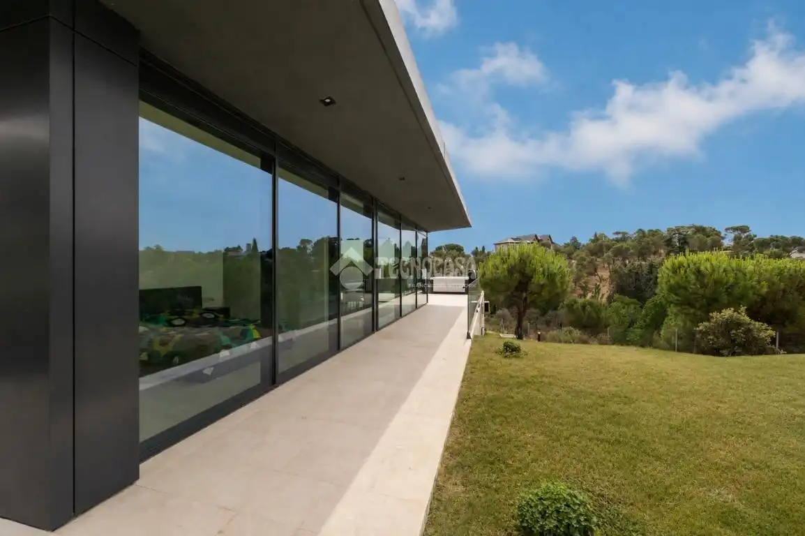 Terrassa de Casa o xalet en venda en Torrelodones amb Aire condicionat, Calefacció i Jardí privat