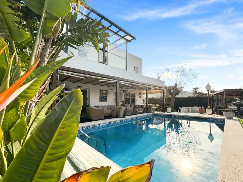 Casa con piscina en venta en Carmençó, imagen 4