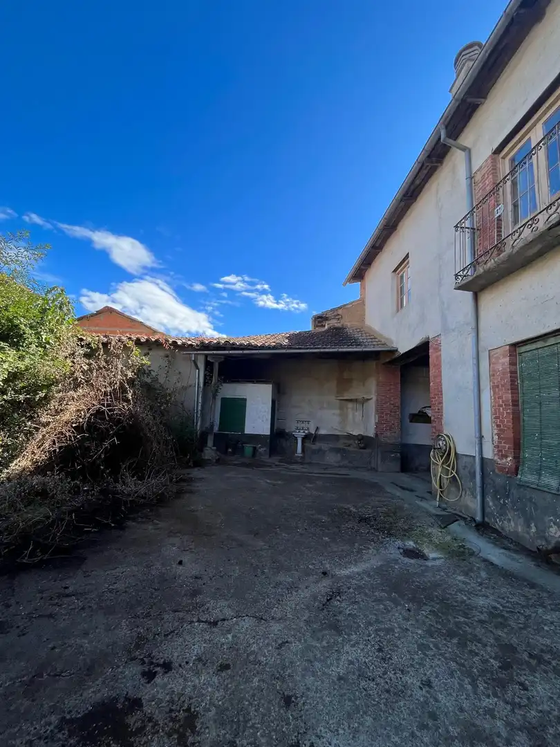 Exterior view of Houses for sale in Santa Cristina de la Polvorosa  with Furnished