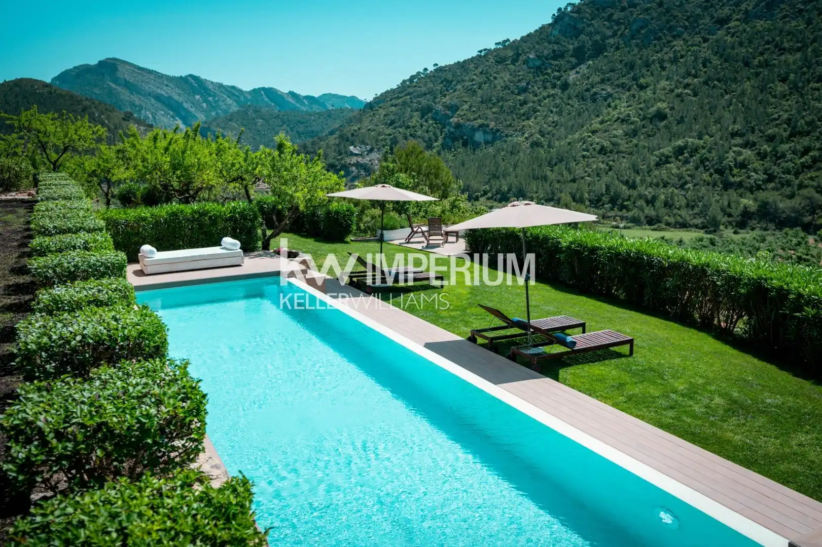 Vista exterior de Casa o xalet en venda en Colldejou amb Aire condicionat, Jardí privat i Terrassa