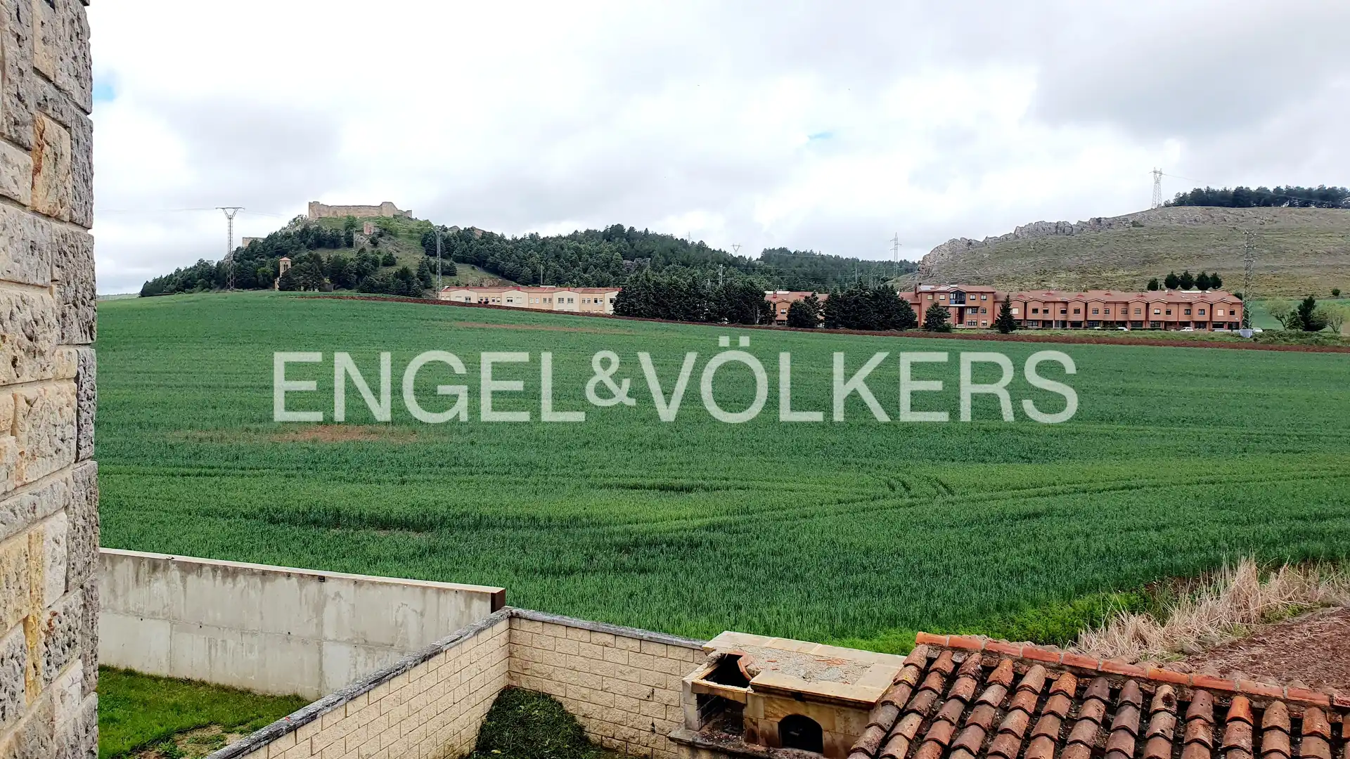 Casa adosada en venta en Aguilar de Campoo con Calefacción, Jardín privado y Parquet