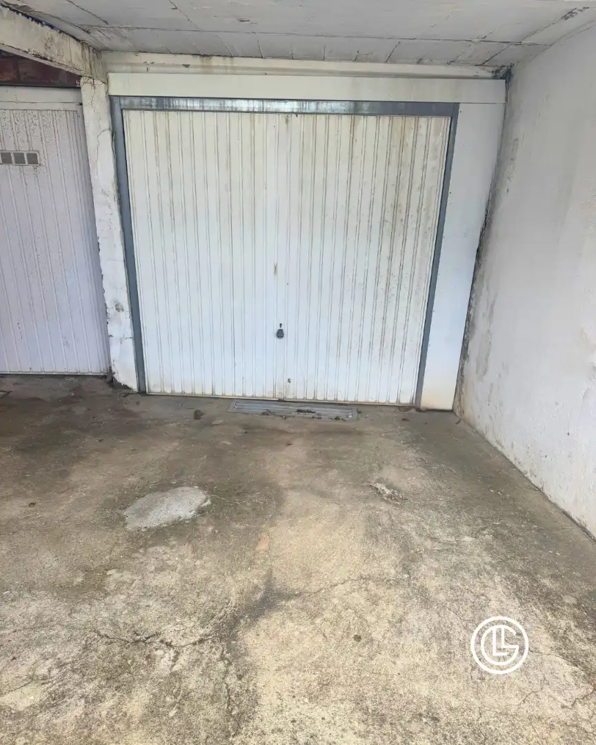 Parking of Flat for sale in Roses  with Air Conditioner, Heating and Furnished