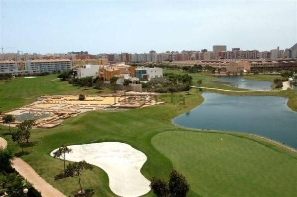 Apartament de lloguer a Calle del Escultor José Gutiérrez, Alicante Golf