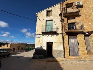Casa amb balcó en venda a Calle Arrabal San Antonio 6
