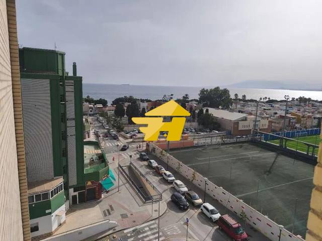 Piso en Alquiler en Plaza Leonardo da Vinci en El Palo