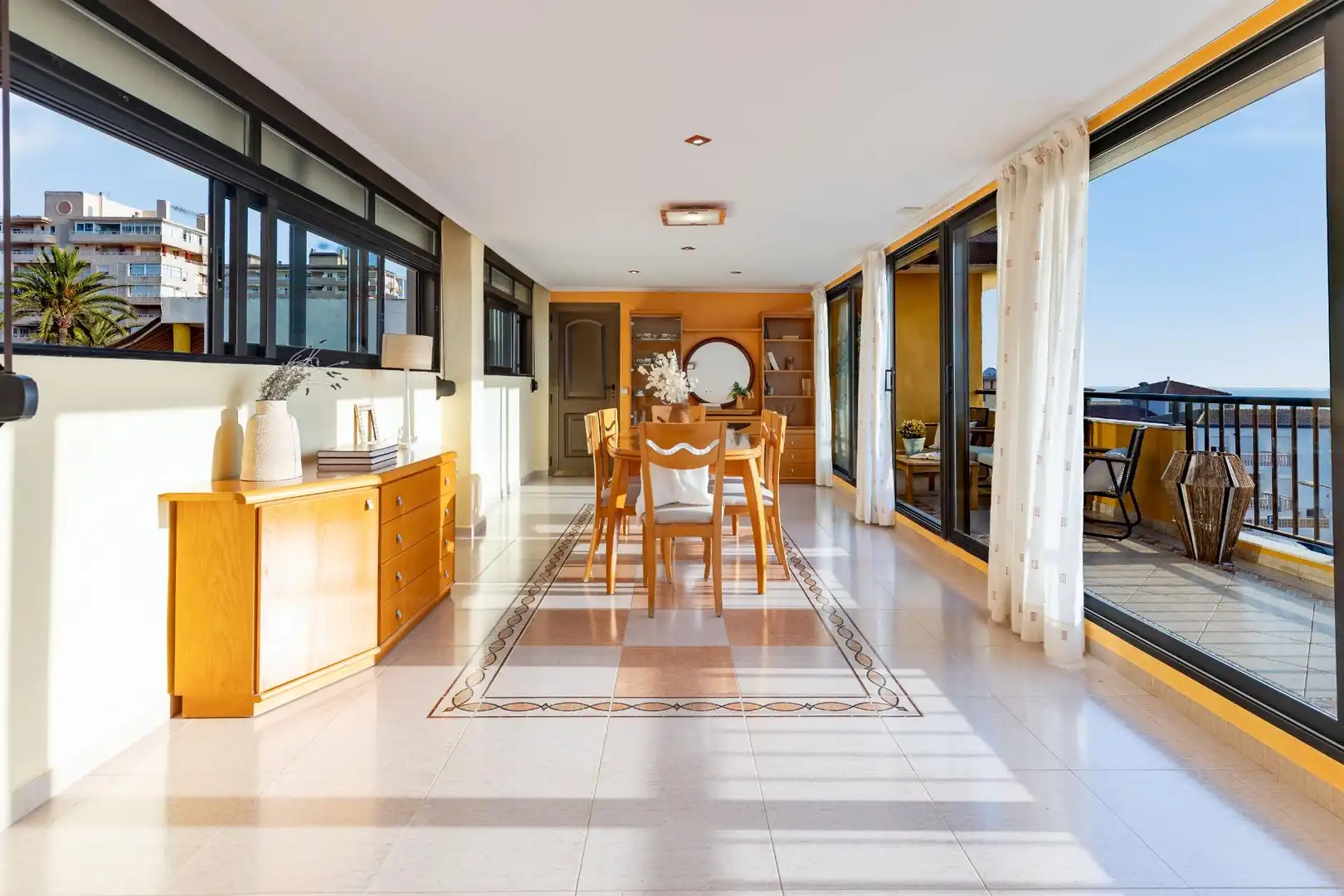 Comedor de Ático en venta en Tavernes de la Valldigna con Terraza, Trastero y Amueblado