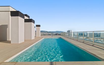 Piscina de Pis de lloguer en Badalona amb Parquet, Terrassa i Forn