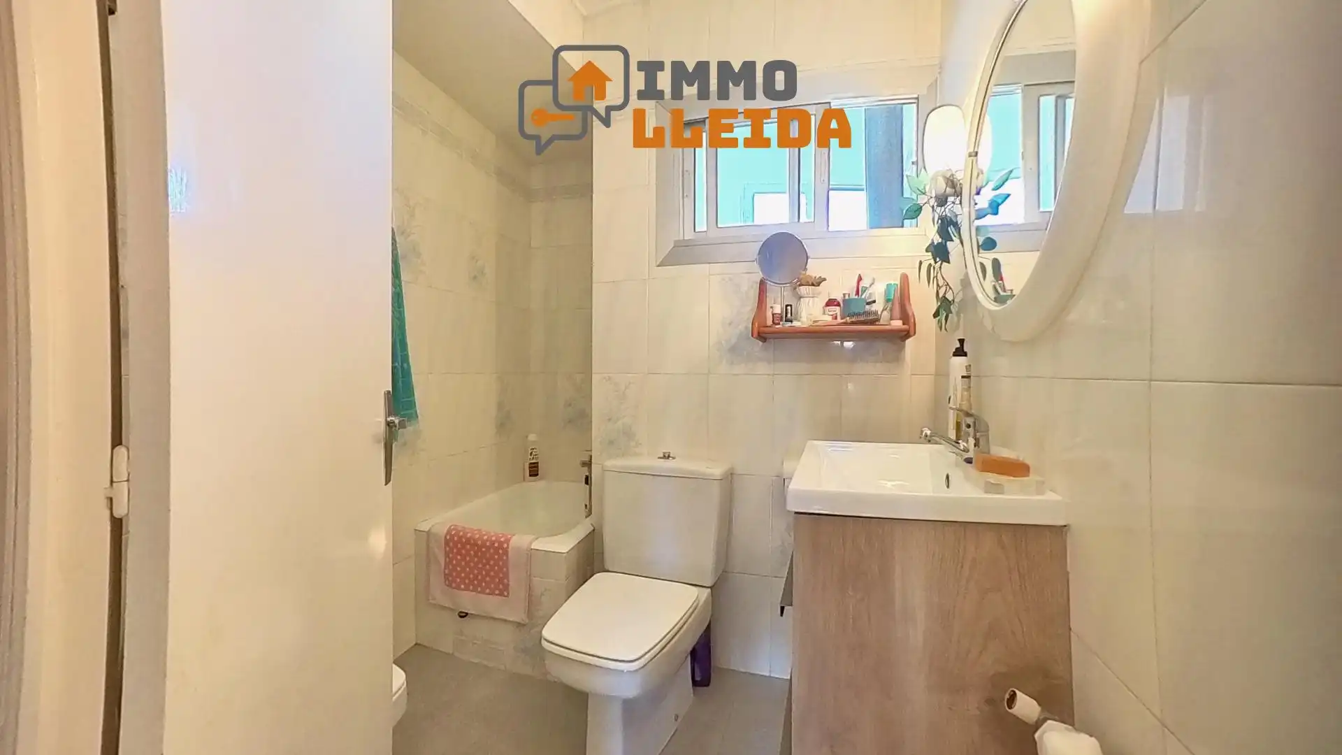 Vista exterior de Casa adosada en venta en Camarasa con Calefacción, Terraza y Trastero
