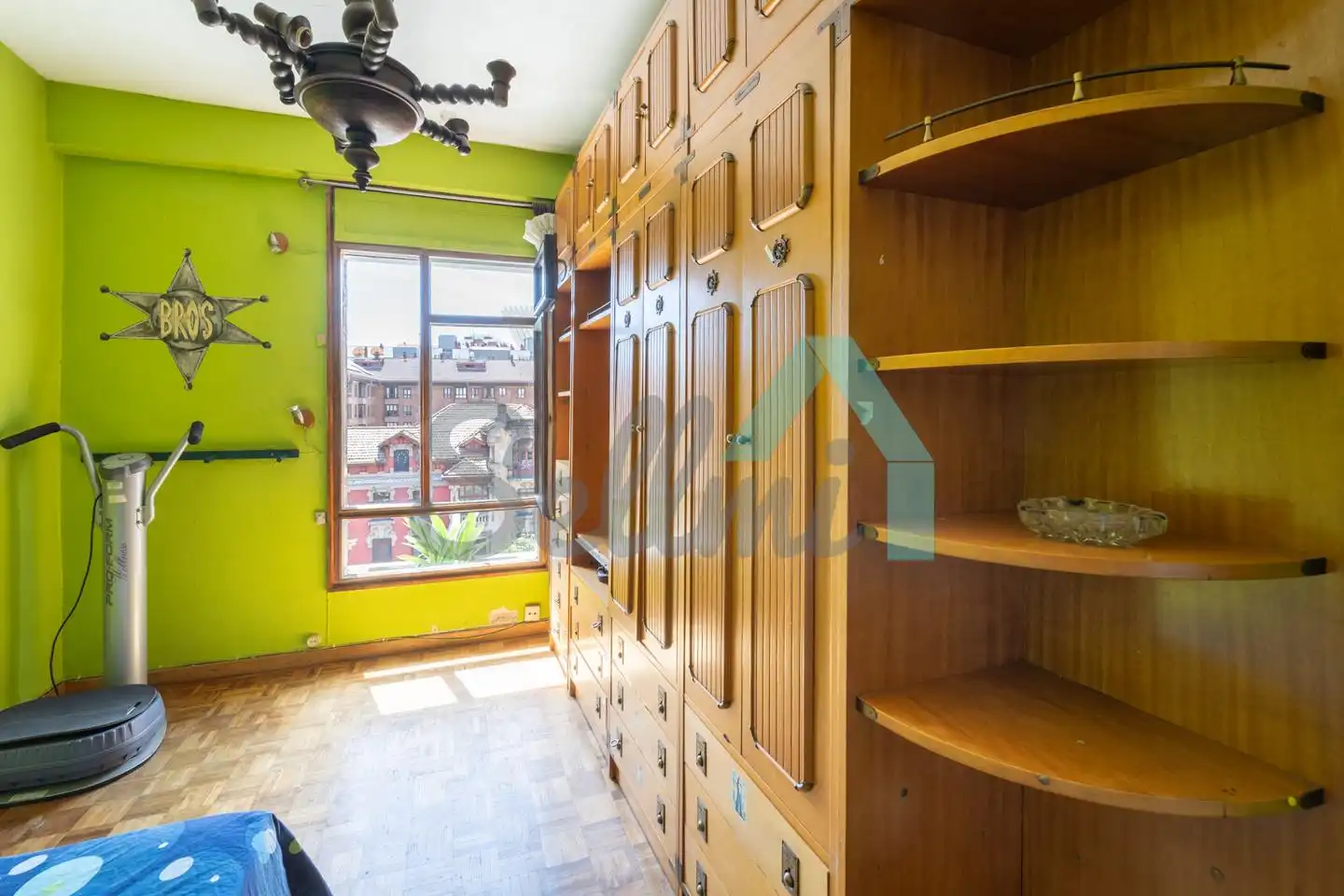 Habitación de Piso en venta en Oviedo  con Calefacción, Parquet y Terraza