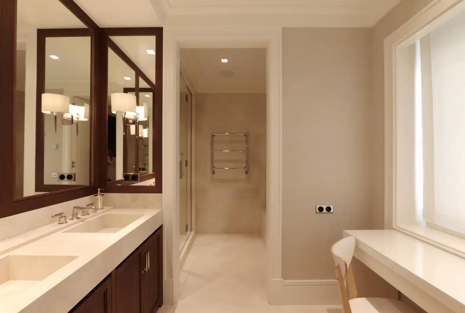 Bathroom of Flat for sale in Madrid  with Air Conditioner, Heating and Parquet flooring