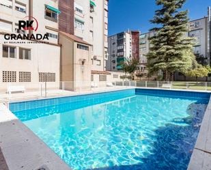 Piscina de Pis en venda en  Granada Capital amb Aire condicionat, Calefacció i Piscina comunitària