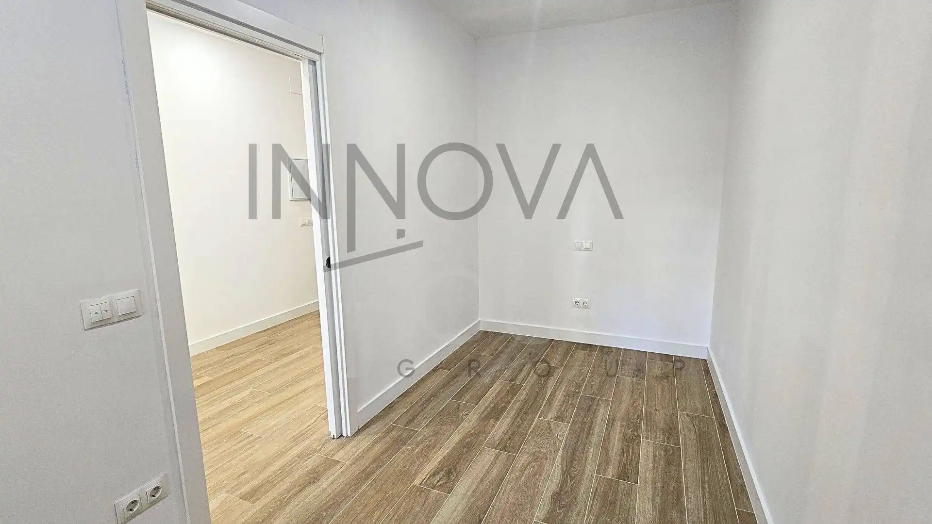 Planta baja en venta en Carrer de les Aigües del Llobregat, La Florida