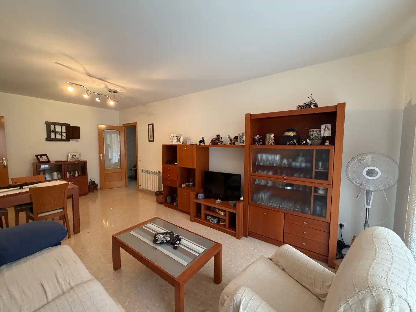 Sala de estar de Piso en venta en Sant Boi de Llobregat con Calefacción, Terraza y Amueblado