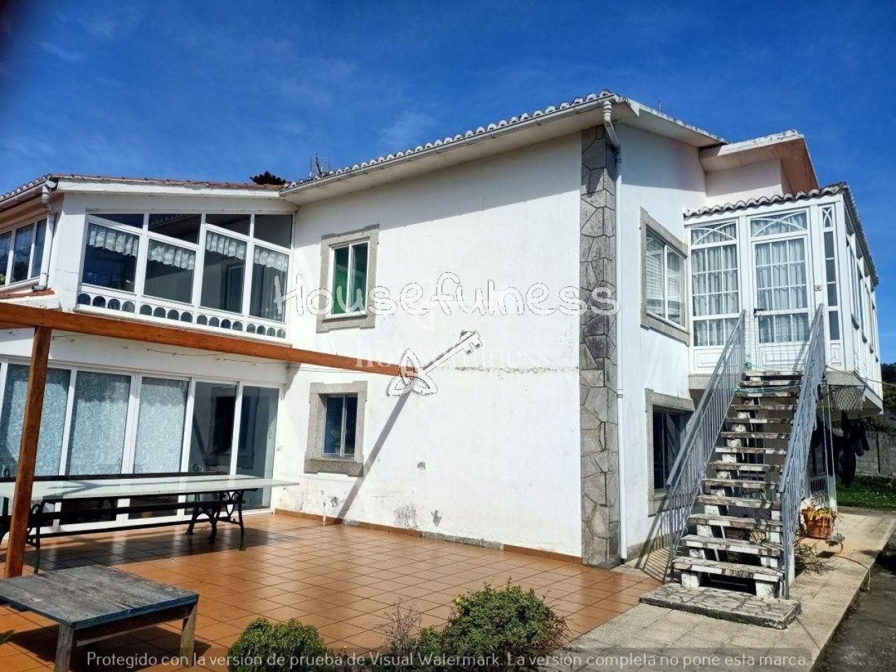 Vista exterior de Casa o xalet en venda en Ferrol amb Calefacció i Jardí privat