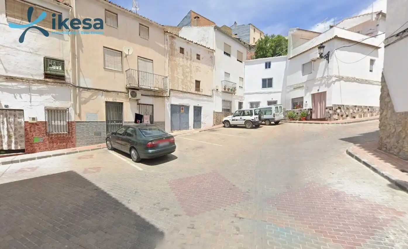 Adossat en venda a Huelma