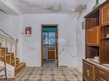 Maison jumelée avec balcon à vendre à Loja