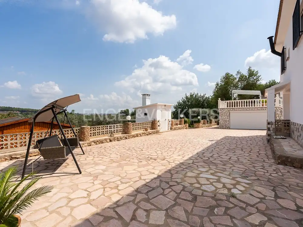 Vista exterior de Casa o xalet en venda en Alberic amb Aire condicionat, Calefacció i Jardí privat