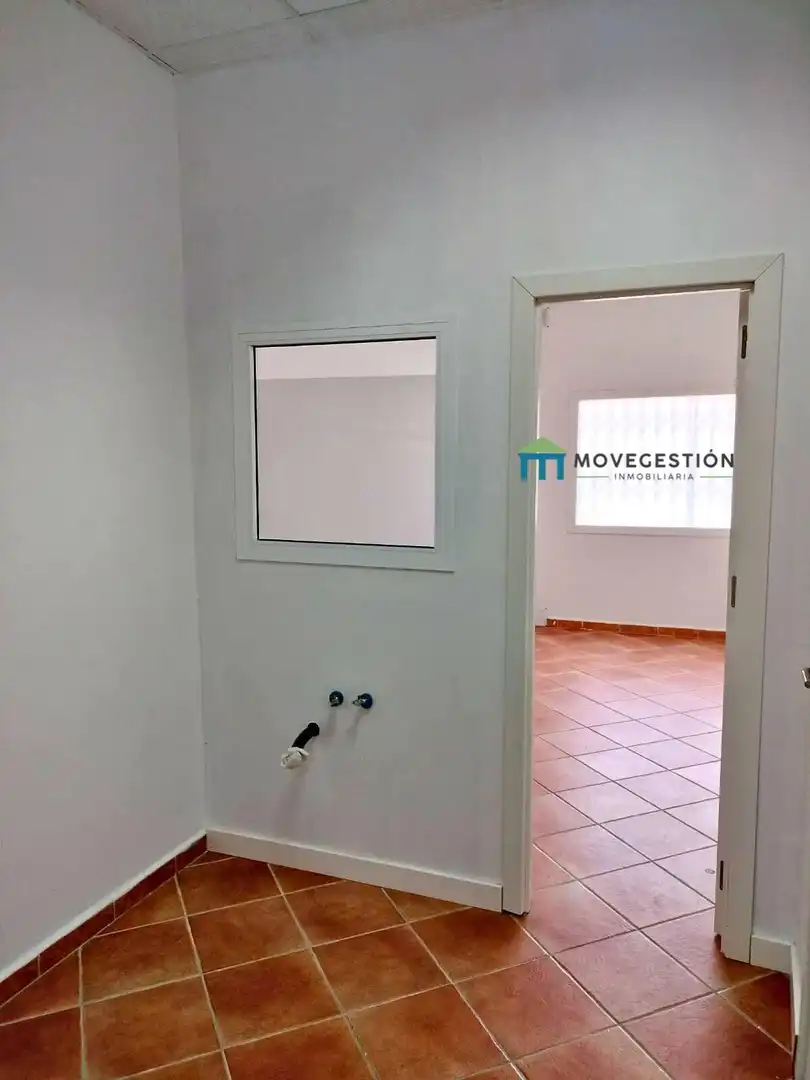 Local comercial en venda a Villamartín, imagen 7