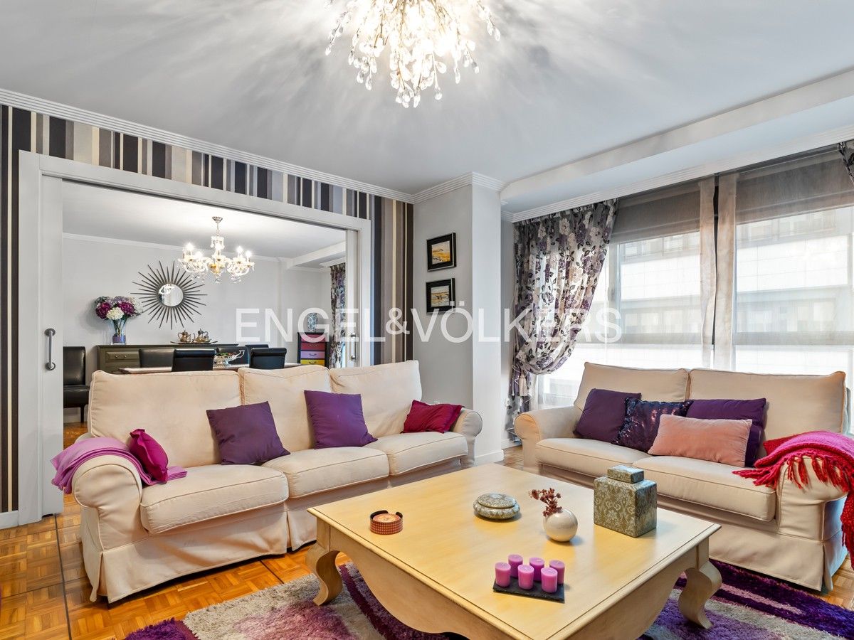 Sala d'estar de Apartament en venda en Gijón  amb Aire condicionat, Calefacció i Parquet