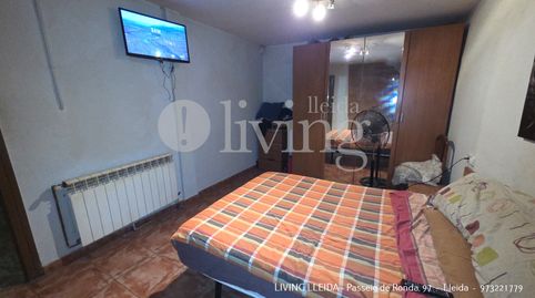 Foto 3 de Casa adosada en venda a Carrer Arrabal, Albatàrrec, Lleida