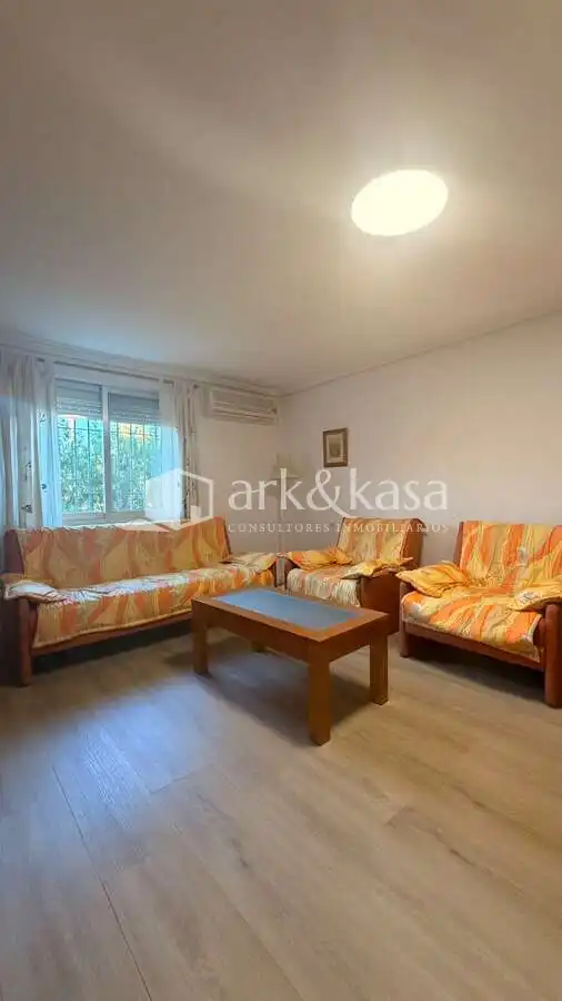 Sala d'estar de Casa adosada de lloguer en Ciutat Vella 