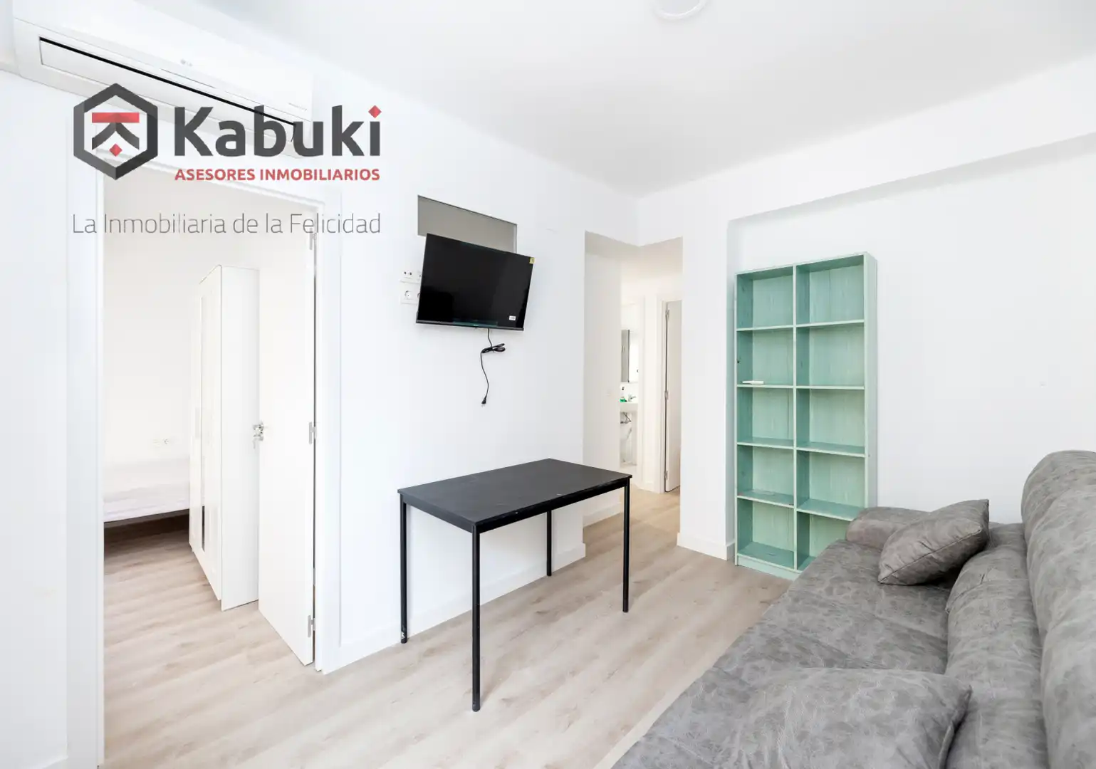Schlafzimmer von Wohnung zur Miete in Granada mit Möbliert und Balkon