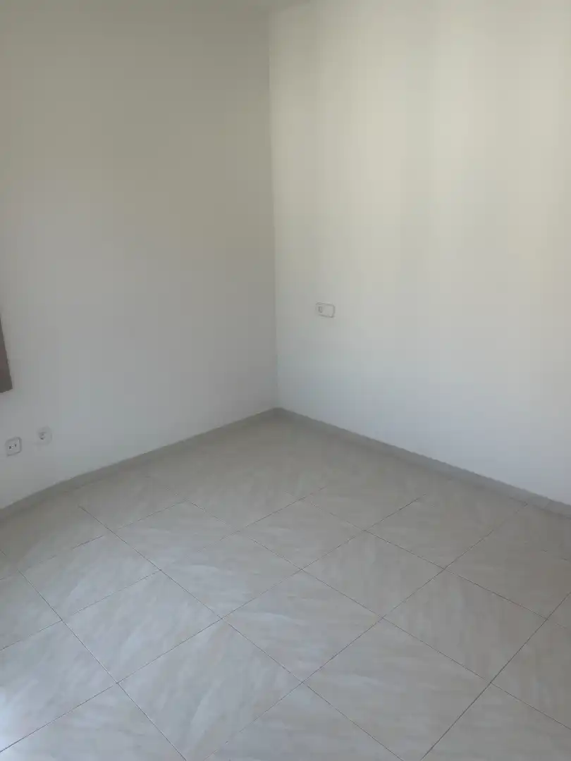 Dormitori de Pis de lloguer en Vic amb Aire condicionat, Calefacció i Forn
