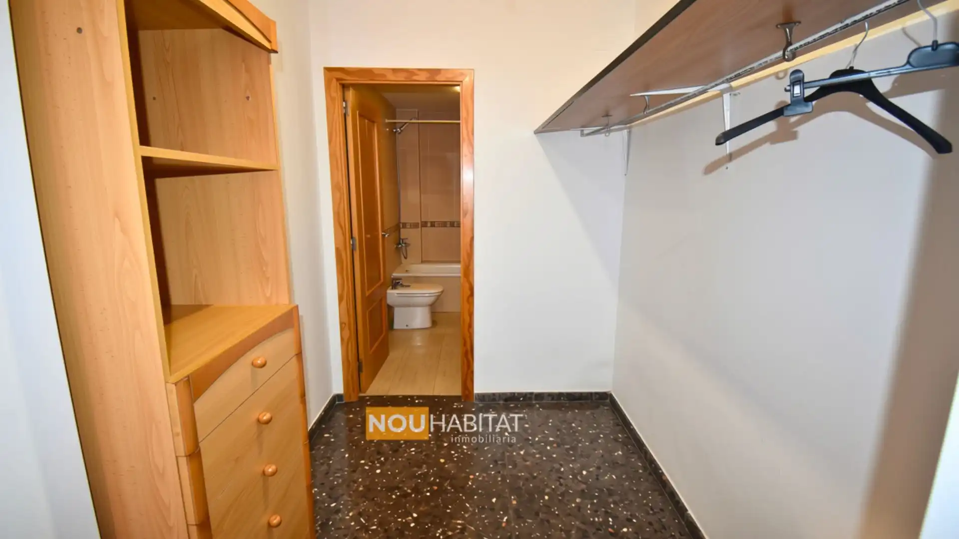 Bedroom of Flat for sale in Montroi / Montroy  with Heating and Storage room