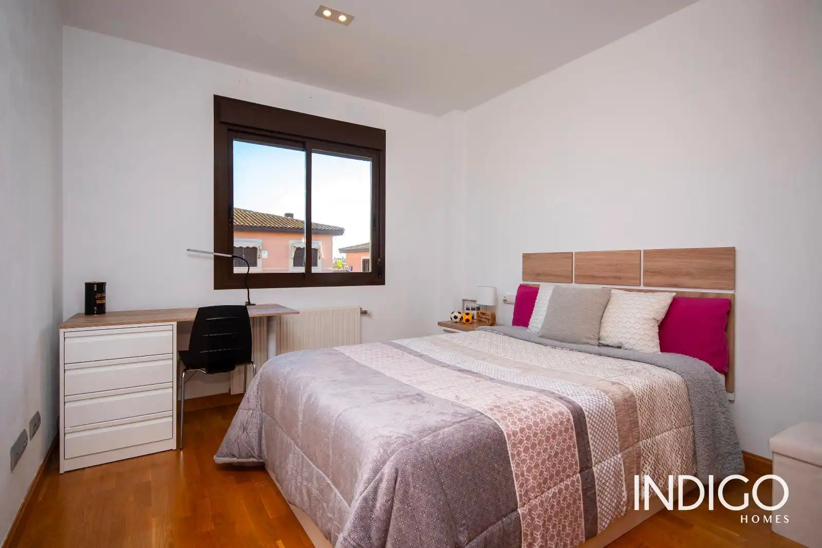 Dormitori de Casa adosada en venda en Alicante / Alacant amb Aire condicionat, Jardí privat i Piscina