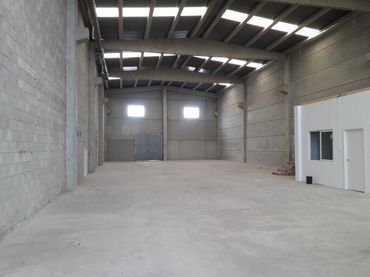 Industrial building to rent in Moncada