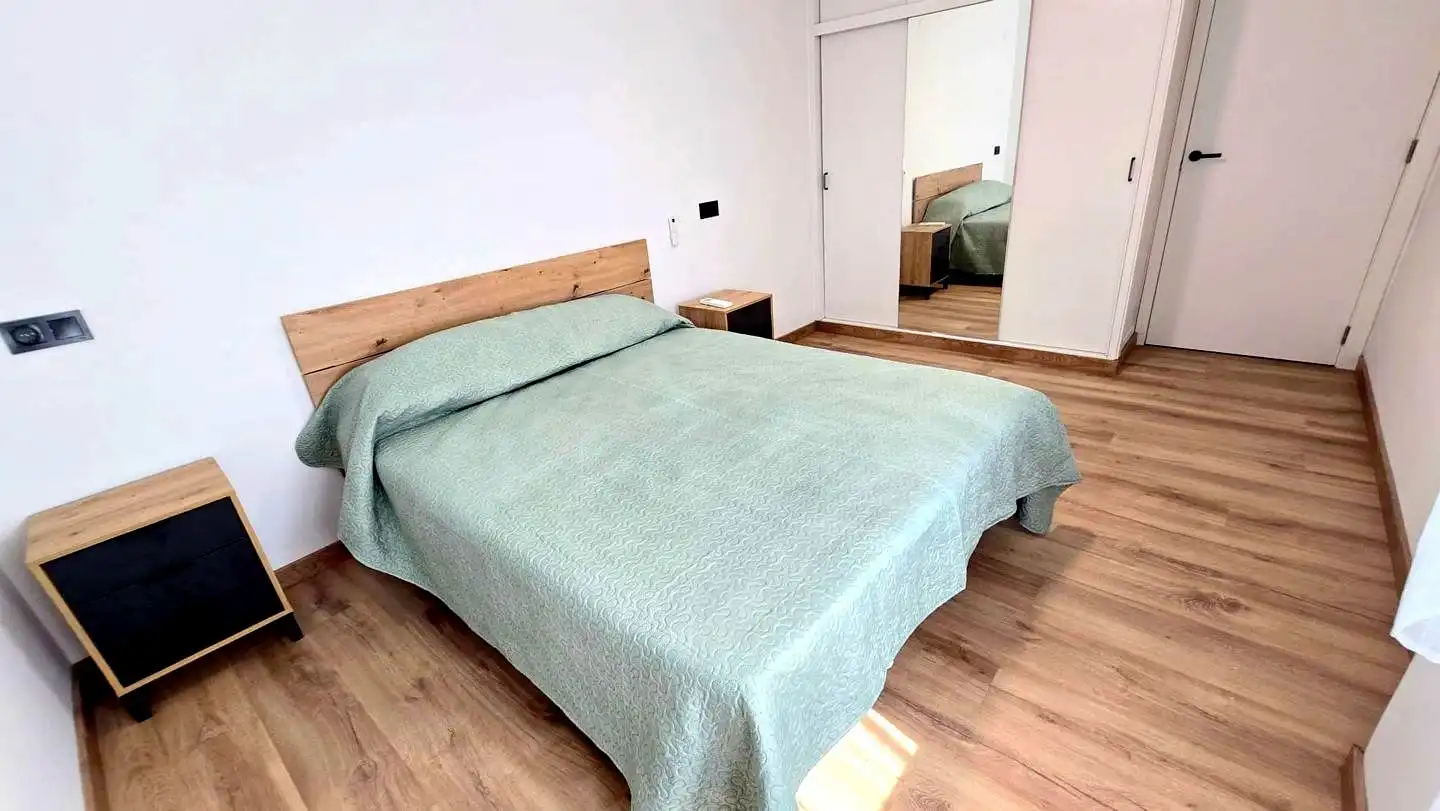Schlafzimmer von Wohnung zur Miete in Gandia mit Klimaanlage, Terrasse und Möbliert
