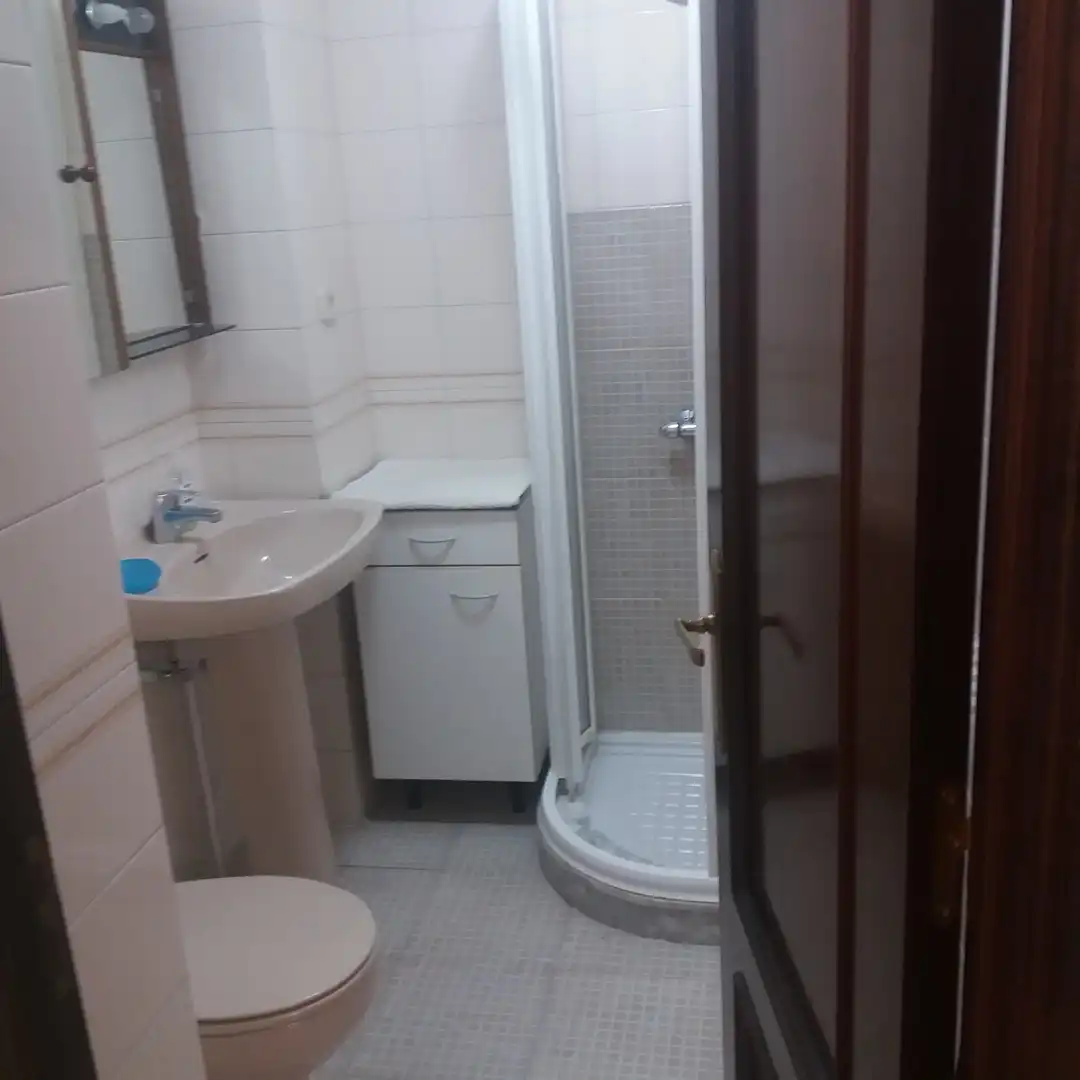 Bany de Pis en venda en Gijón  amb Calefacció, Parquet i Traster