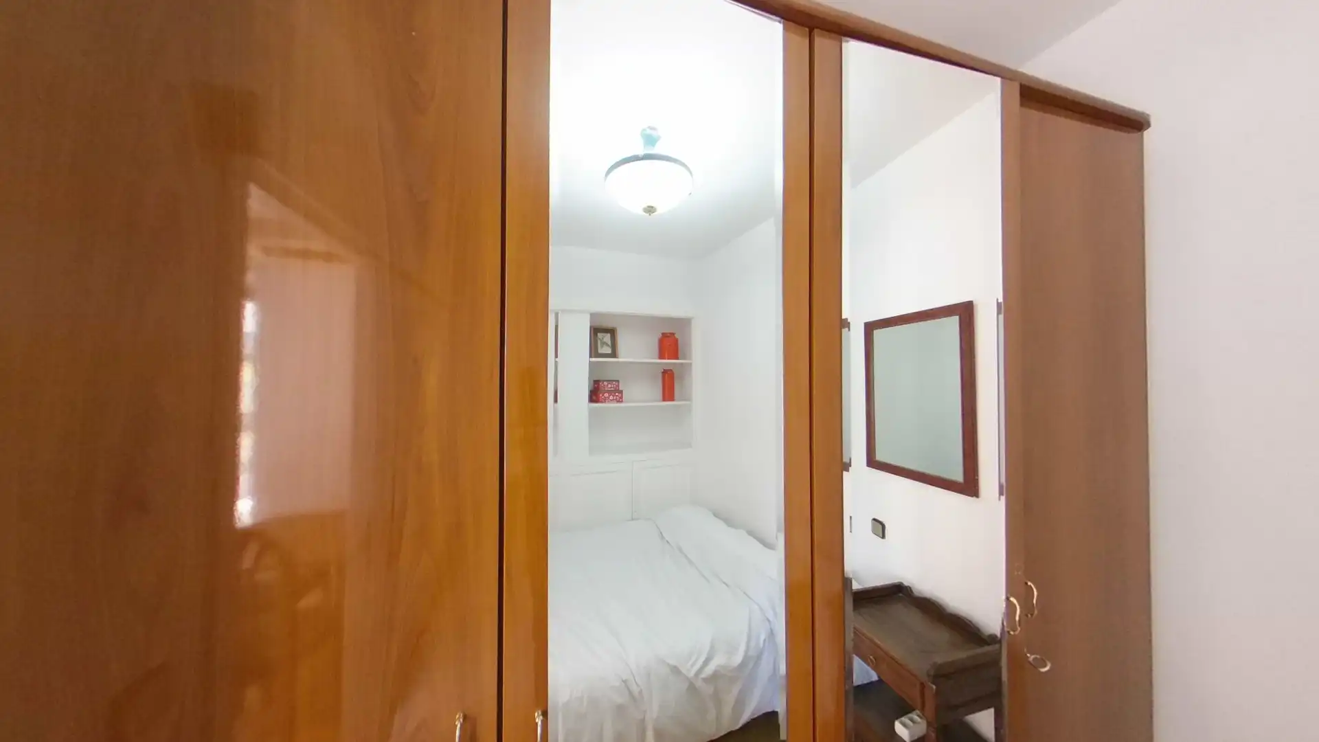 Dormitori de Pis de lloguer en  Madrid Capital amb Aire condicionat, Calefacció i Moblat