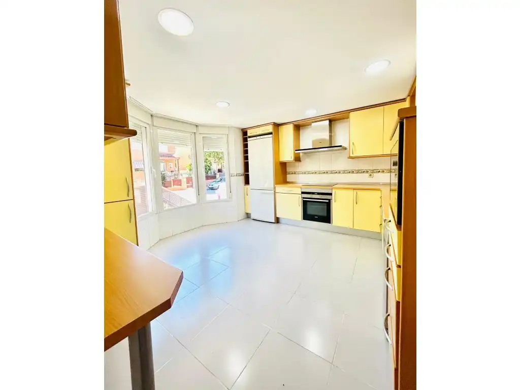 Habitación en Calle Francisco Pizarro, Villanueva de la Cañada ciudad