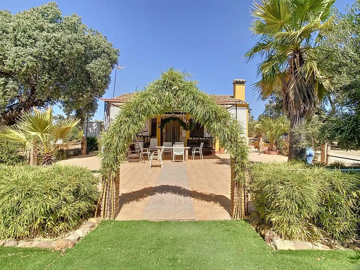 Garden of Houses for sale in Adamuz  with Air Conditioner, Heating and Private garden