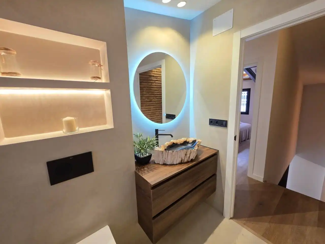 Badezimmer von Wohnungen zum Verkauf in Barcelona mit Klimaanlage, Heizung und Parkett
