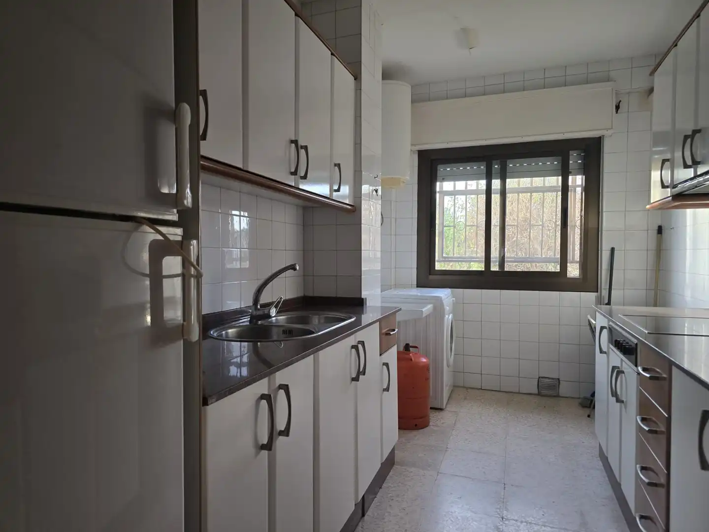 Cocina de Planta baja en venta en Castellón de la Plana / Castelló de la Plana con Amueblado y Balcón