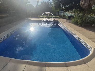 Casa amb piscina en venda a Partides de Lleida
