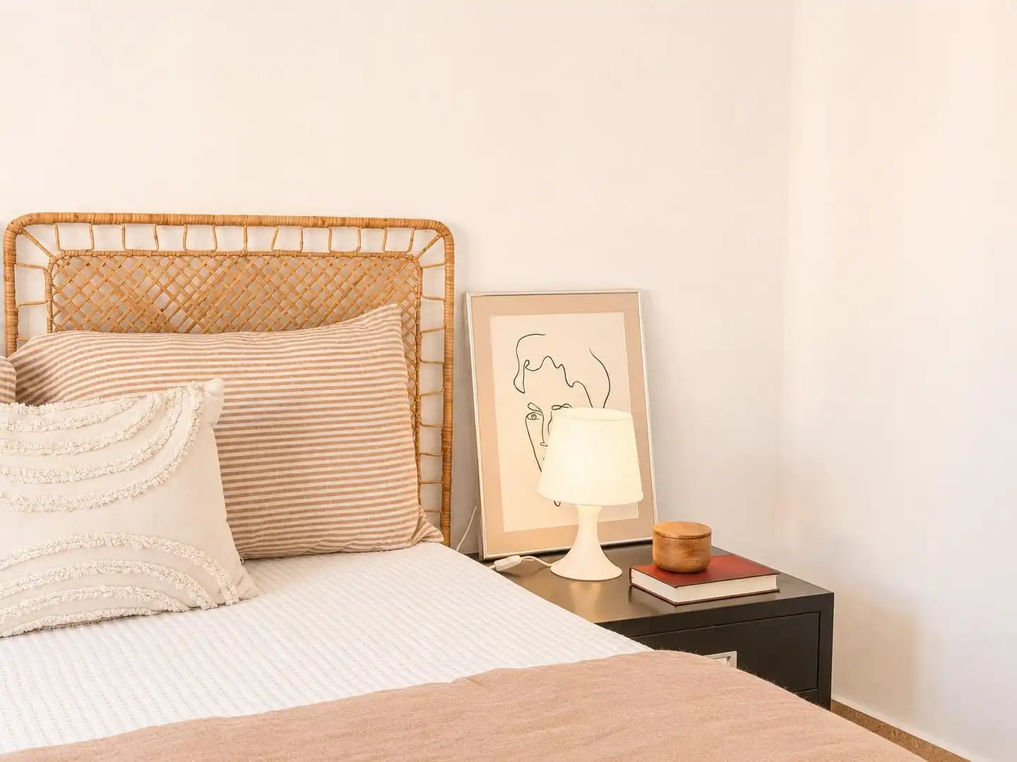 Bedroom of Flat for rent in Godella  with Air Conditioner, Terrace and Furnished