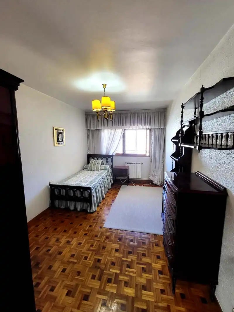 Habitación de Piso de alquiler en Vigo  con Calefacción, Parquet y Terraza