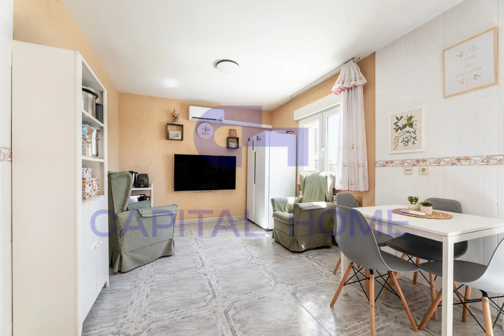 Sala de estar de Casa adosada en venta en Navalcarnero con Aire acondicionado, Calefacción y Jardín privado