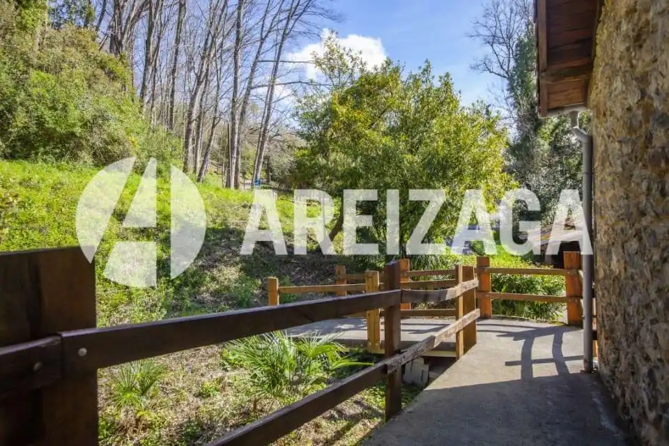 Exterior view of Houses for sale in Donostia - San Sebastián   with Heating, Private garden and Storage room
