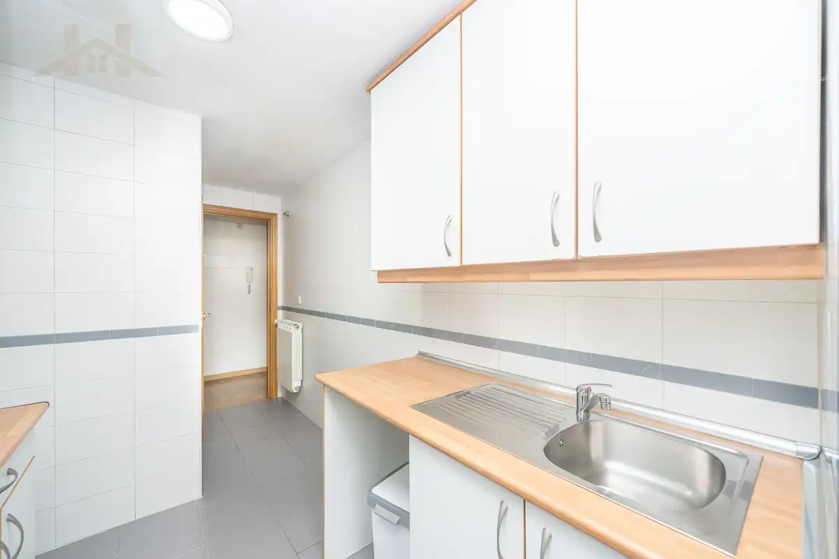 Cocina de Piso en venta en El Escorial con Calefacción, Parquet y Trastero