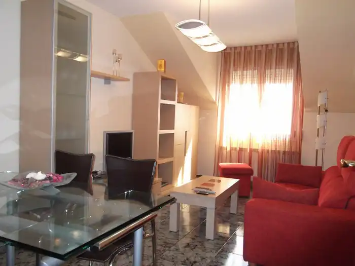 Sala d'estar de Àtic en venda en Tudela de Duero amb Calefacció, Traster i Moblat