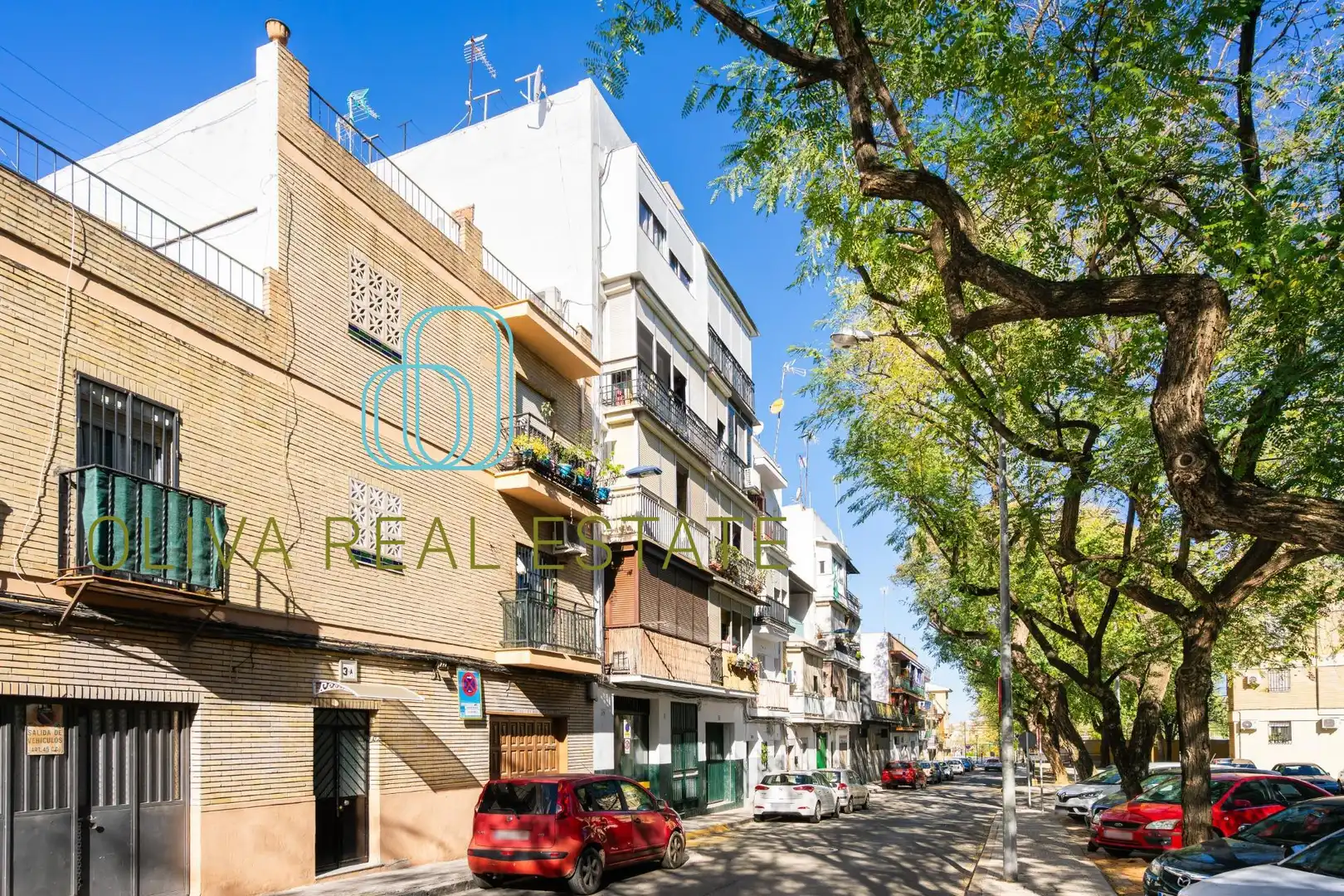 Exterior view of Flat for sale in Sevilla  with Air Conditioner, Furnished and Balcony
