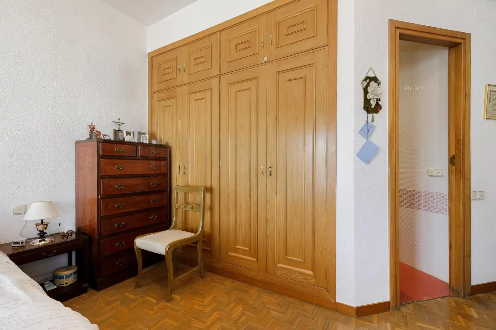 Dormitori de Casa o xalet en venda en Granada amb Aire condicionat, Calefacció i Jardí privat