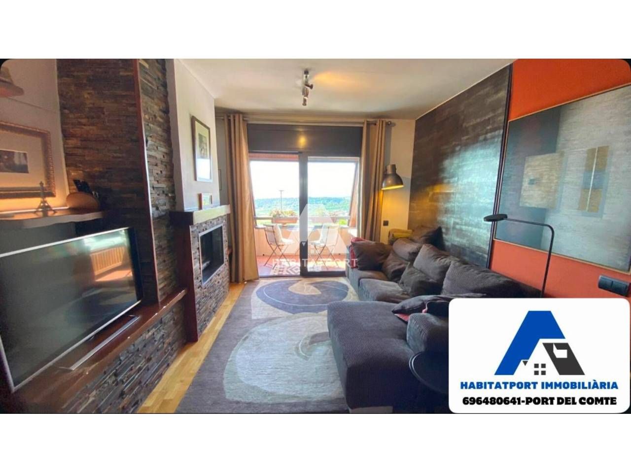 Sala d'estar de Pis en venda en Berga amb Calefacció i Balcó