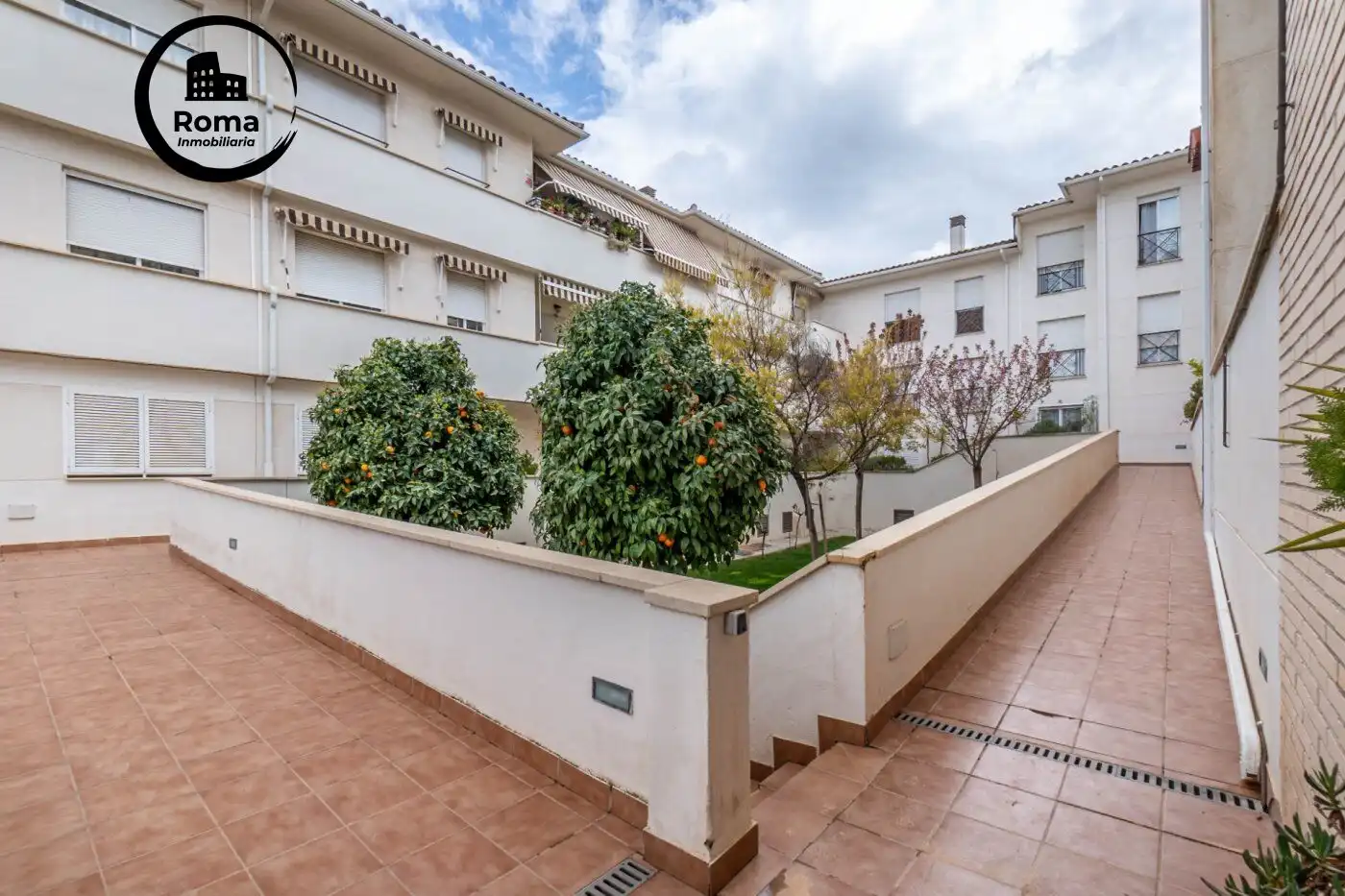 Vista exterior de Piso en venta en Las Gabias con Aire acondicionado, Calefacción y Jardín privado