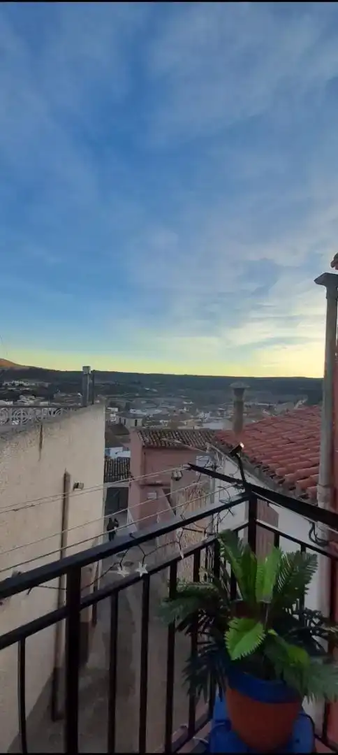 Vista exterior de Casa adosada en venta en Mira con Trastero, Amueblado y Horno