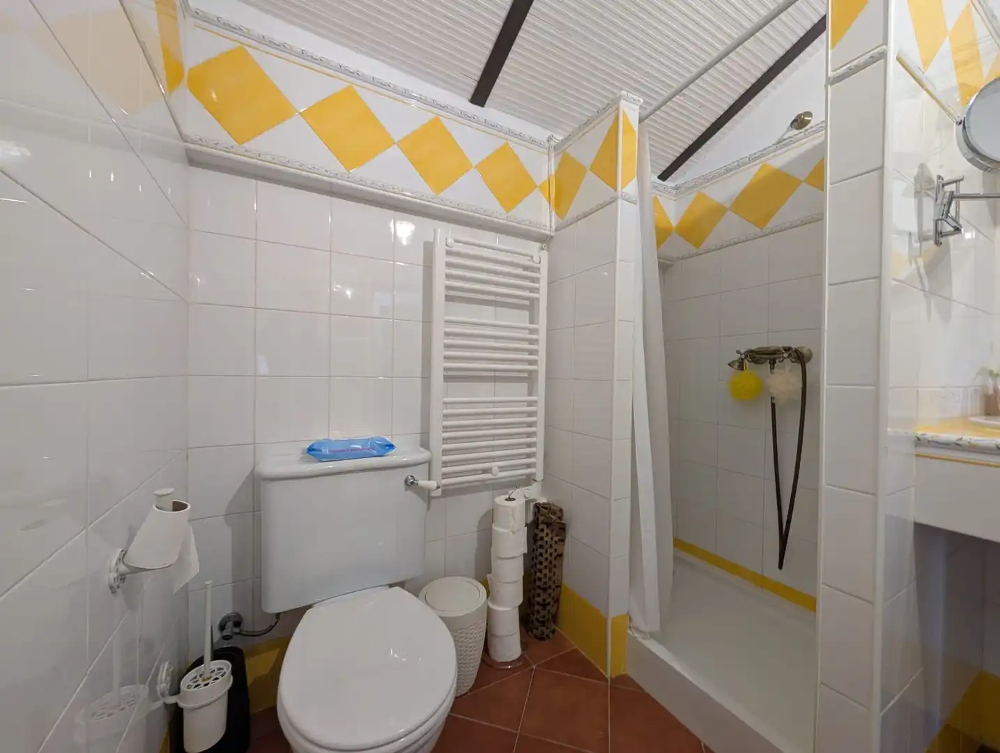 Bathroom of Houses for sale in Aljaraque  with Air Conditioner and Swimming Pool